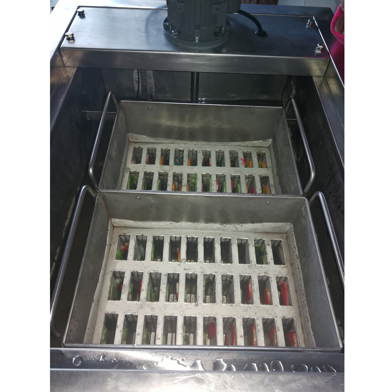 Máquina de paletas heladas BP-2BA - Compresor Embraco Aspera, salida por hora 160 paletas heladas 